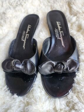 Salvatore Ferragamo Black Leather Knot Bow Slide Mules
